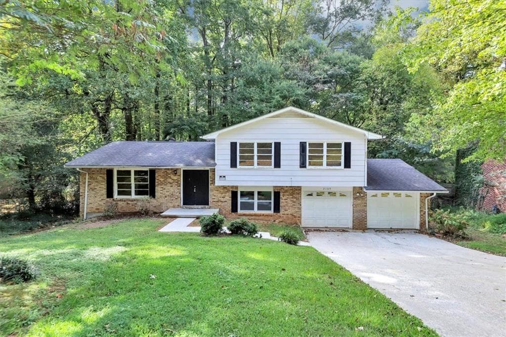 3 bedroom, 3 bathroom, 1,701 sq ft single family residence sold at 2109 NEWGATE Drive, Decatur, GA 30035