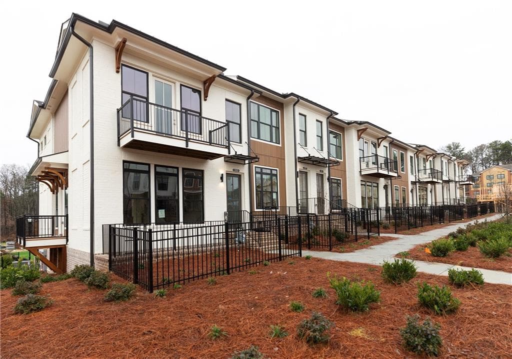 2 bedroom, 4 bathroom townhouse sold at 326 Olmstead Way 41, Alpharetta, GA 30022