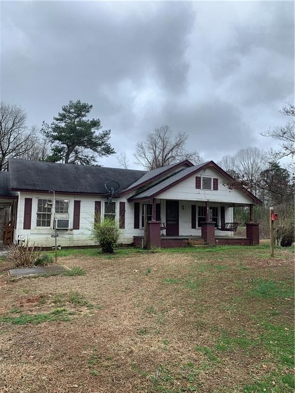 3 bedroom, 1 bathroom single family residence sold at 6010 Ben Parks Road, Murrayville, GA 30564
