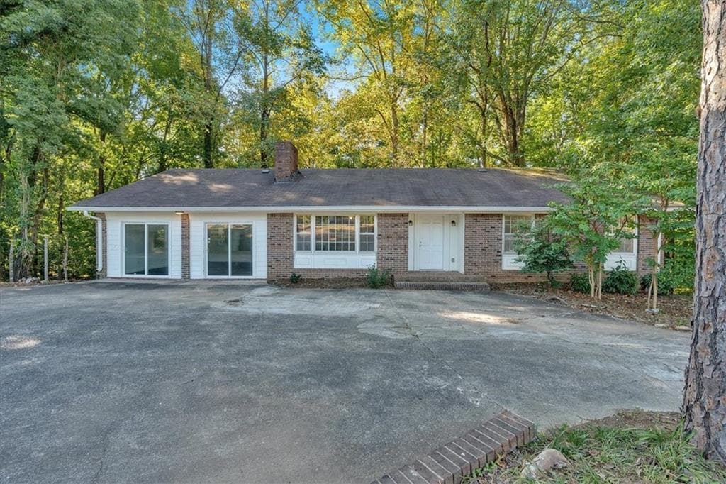 3 bedroom, 3 bathroom, 1,691 sq ft single family residence sold at 3618 Cumming Highway, Canton, GA 30115