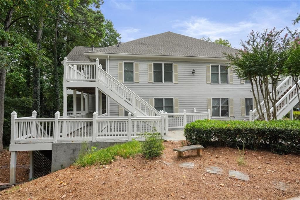 2 bedroom, 2 bathroom, 1,330 sq ft condominium sold at 608 Abingdon Way, Atlanta, GA 30328