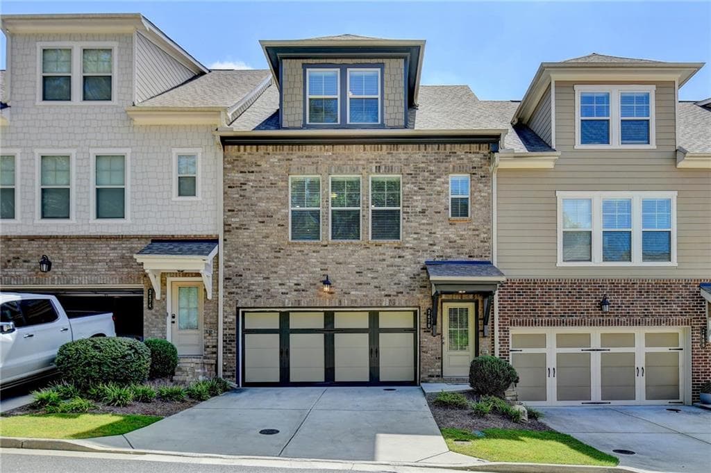 3 bedroom, 4 bathroom, 2,003 sq ft townhouse sold at 2470 Coosa Valley, Atlanta, GA 30339