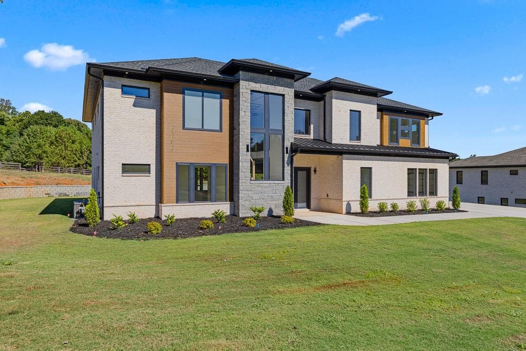 552 Versailles Drive, Auburn, GA 30011 — most recent listing photo