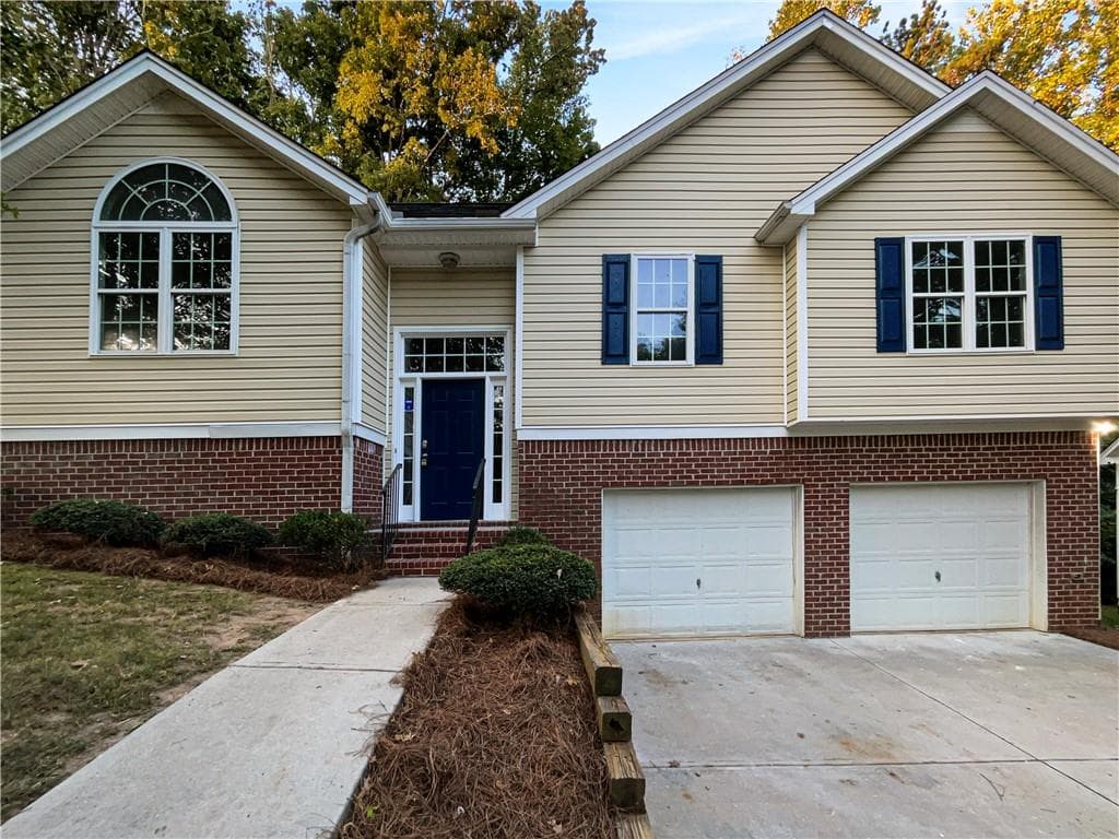3 bedroom, 3 bathroom, 2,198 sq ft single family residence sold at 2019 Sandlake Drive, Atlanta, GA 30331