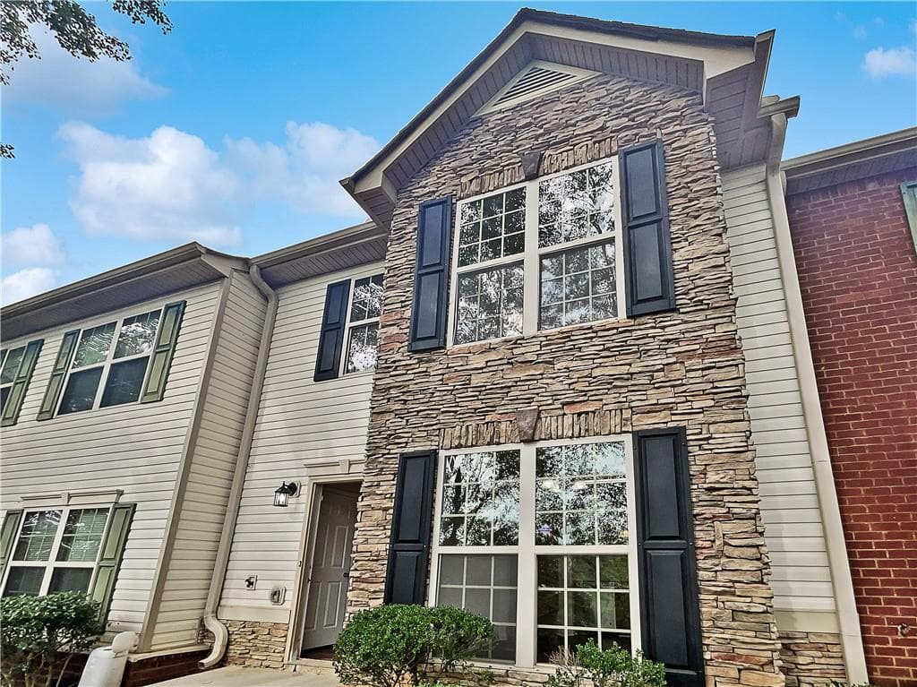 3 bedroom, 3 bathroom townhouse sold at 7186 Gotland Street, Union City, GA 30291