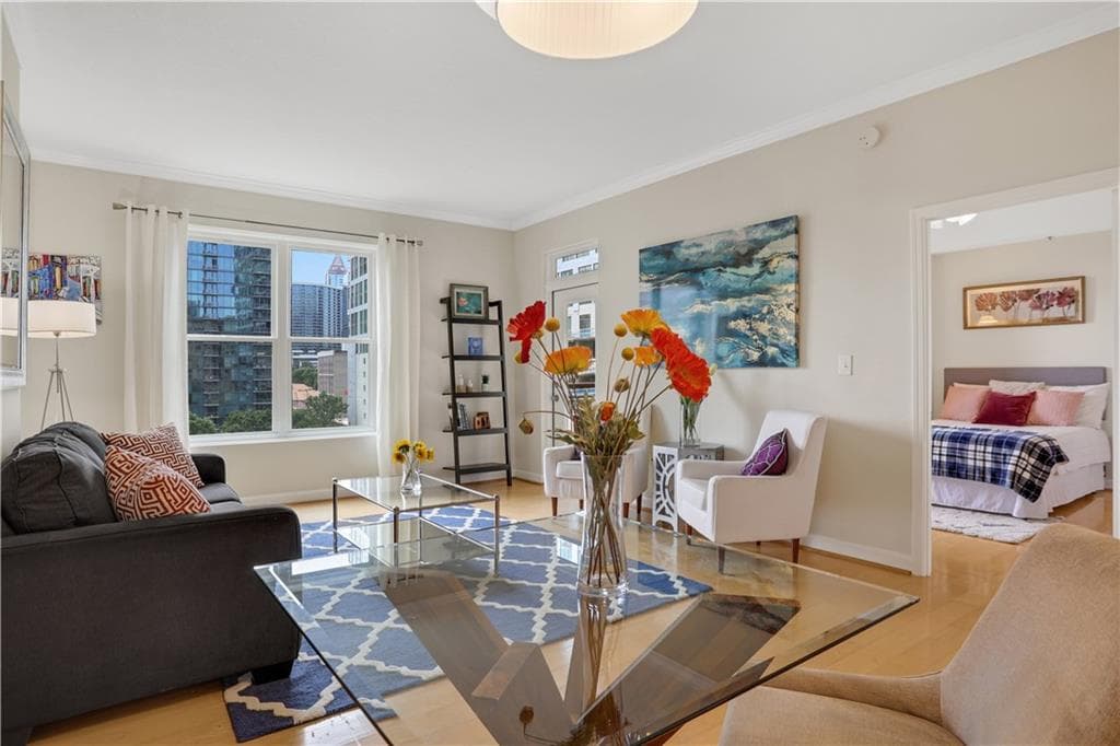 1 bedroom, 1 bathroom, 764 sq ft condominium sold at 1101 Juniper Street 707, Atlanta, GA 30309