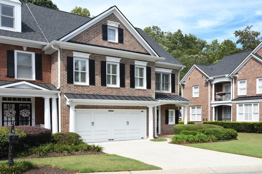 3 bedroom, 4 bathroom, 3,896 sq ft townhouse sold at 4709 Village Green Drive, Roswell, GA 30075