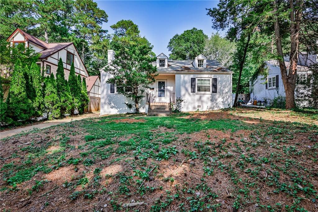 2 bedroom, 1 bathroom, 1,122 sq ft single family residence sold at 88 Dartmouth Avenue, Avondale Estates, GA 30002