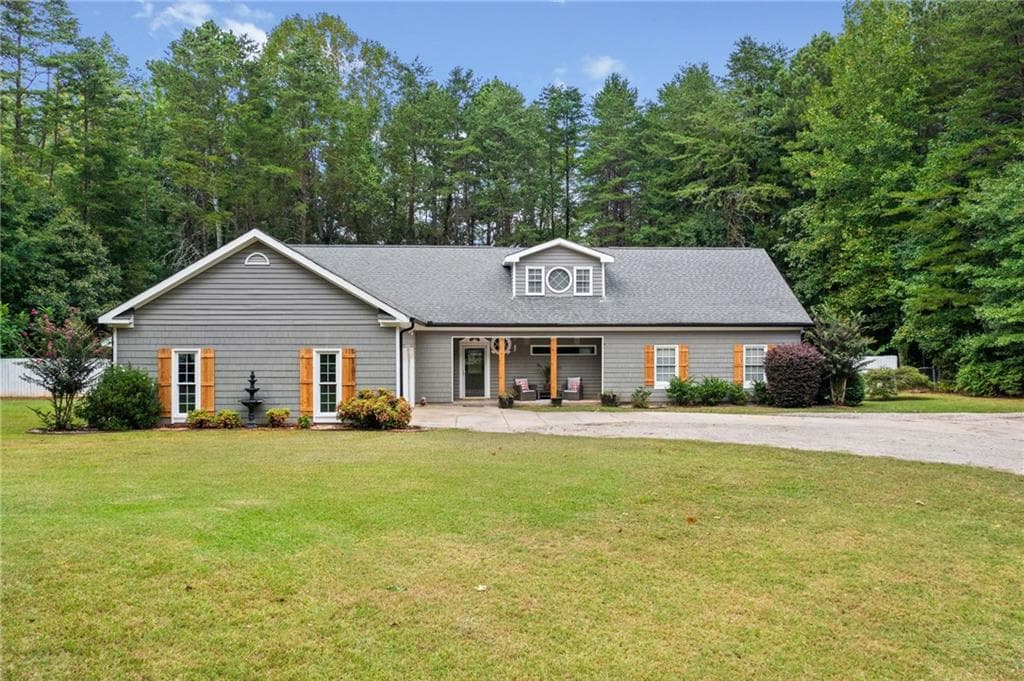 3 bedroom, 2 bathroom single family residence sold at 1497 Old Draketown Trail, Temple, GA 30179