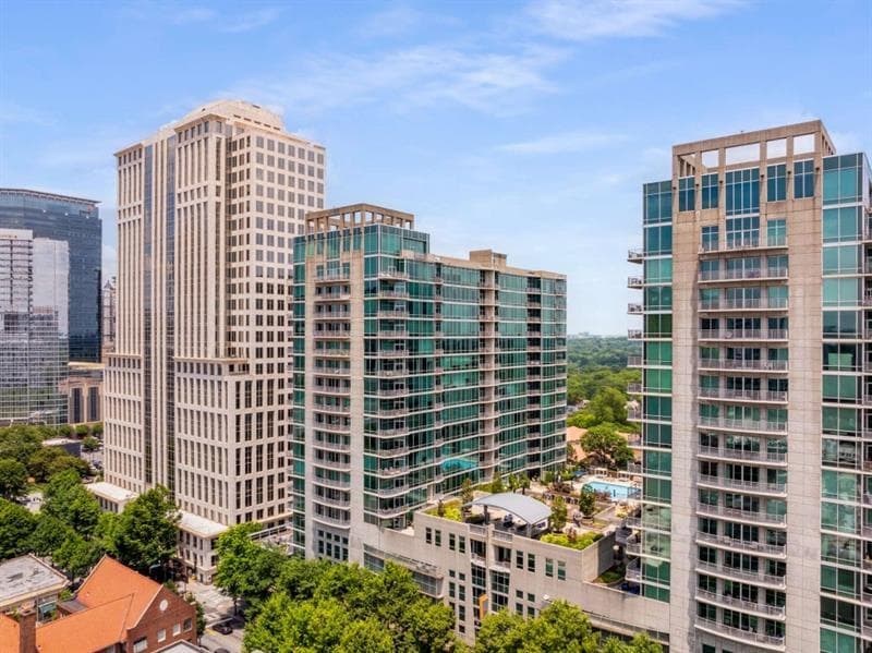 1 bedroom, 1 bathroom, 754 sq ft condominium sold at 943 Peachtree Street 1605, Atlanta, GA 30309