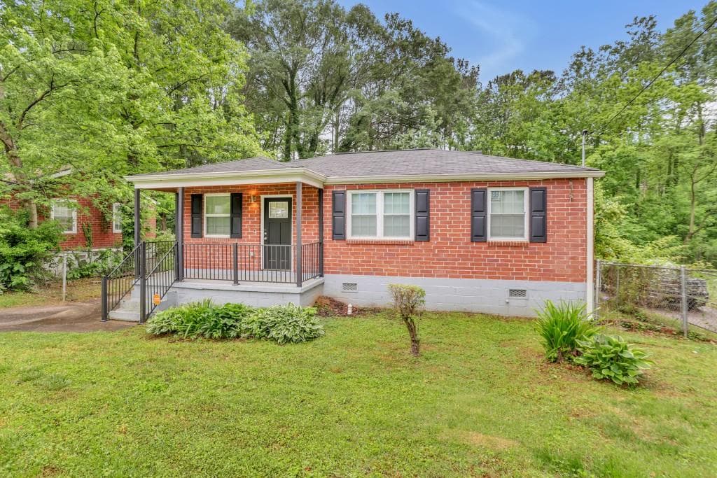 3 bedroom, 2 bathroom, 1,254 sq ft single family residence sold at 2602 Godfrey Drive, Atlanta, GA 30318