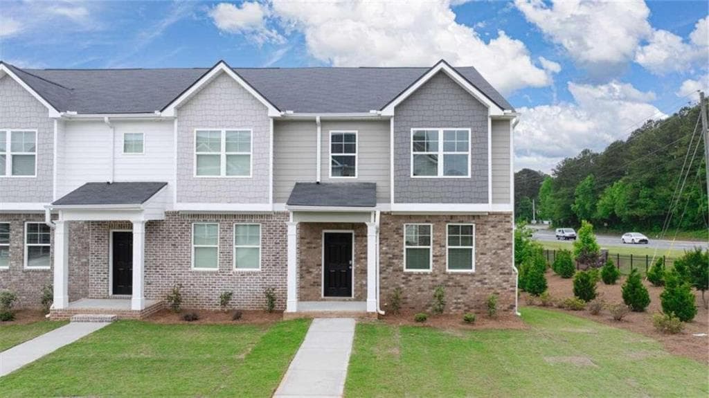 3 bedroom, 3 bathroom townhouse sold at 999 Cades Walk, Lawrenceville, GA 30045