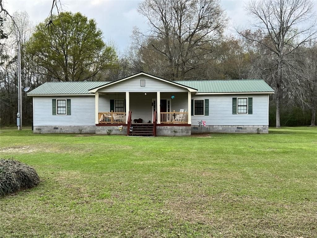 3 bedroom, 2 bathroom single family residence sold at 1818 Tipton Circle, Dexter, GA 31019