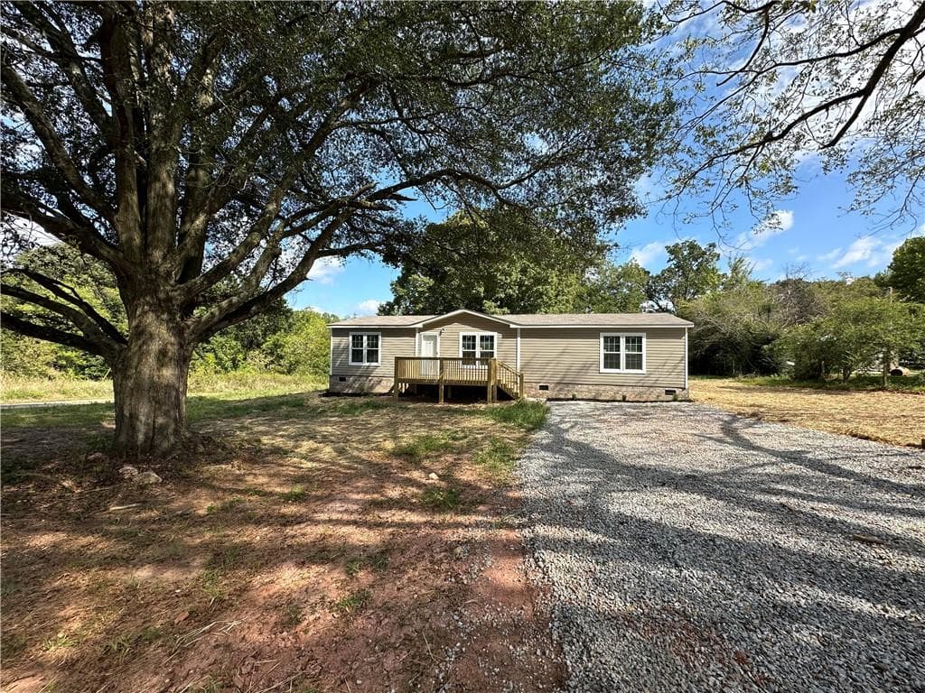 3 bedroom, 2 bathroom single family residence sold at 292 Railroad Avenue, Lula, GA 30554