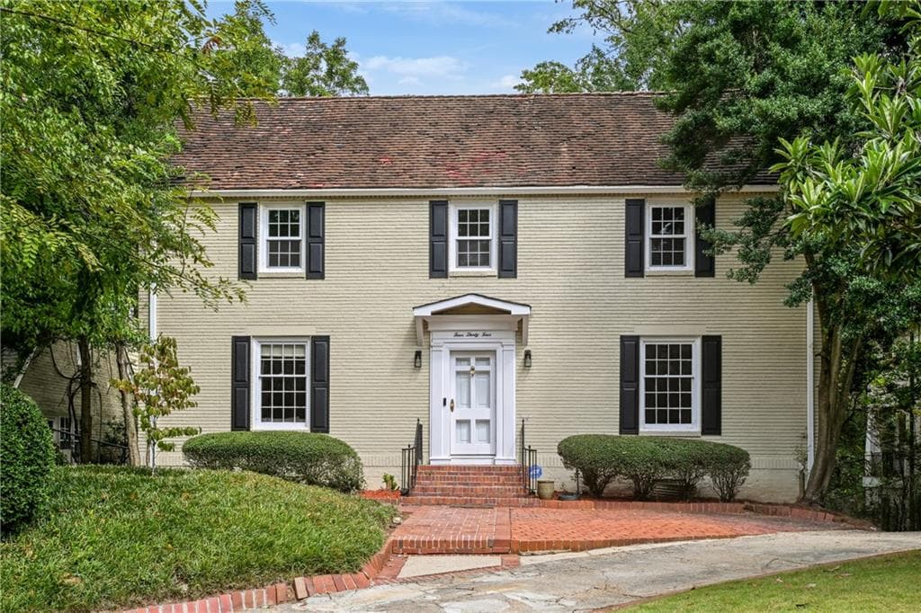 4 bedroom, 3 bathroom, 2,885 sq ft single family residence sold at 434 Brentwood Drive, Atlanta, GA 30305