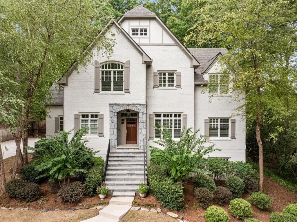 6 bedroom, 5 bathroom single family residence sold at 1941 Lenox Road, Atlanta, GA 30306