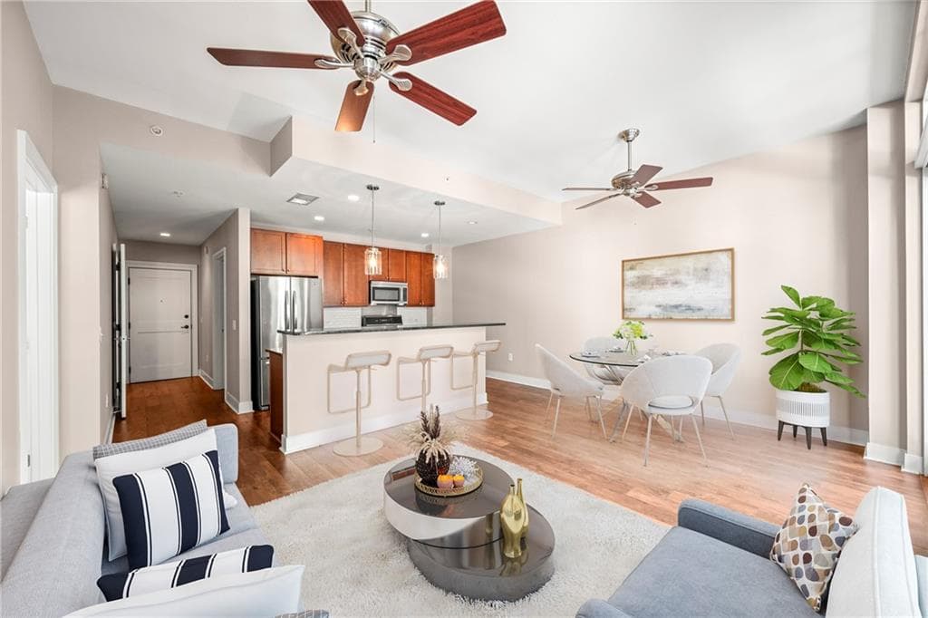 2 bedroom, 2 bathroom, 1,016 sq ft condominium sold at 201 W Ponce De Leon Avenue 27, Decatur, GA 30030