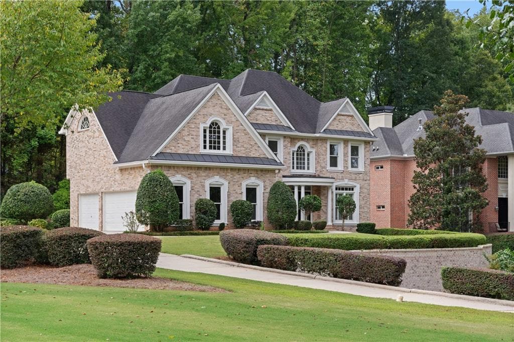 4 bedroom, 4 bathroom, 3,389 sq ft single family residence sold at 475 Carriage Gate Trail, Atlanta, GA 30331