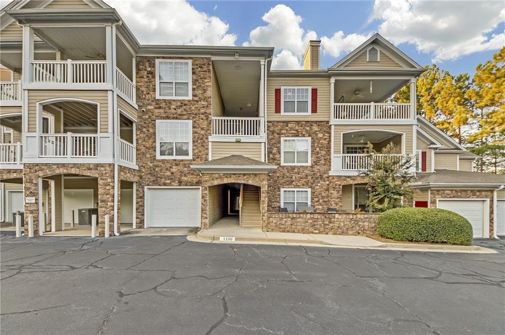 3 bedroom, 2 bathroom, 1,566 sq ft condominium sold at 1132 Whitshire Way 1132, Alpharetta, GA 30004