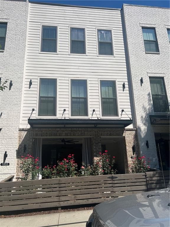 3 bedroom, 3 bathroom, 1,800 sq ft townhouse sold at 1853 La Dawn Lane, Atlanta, GA 30318