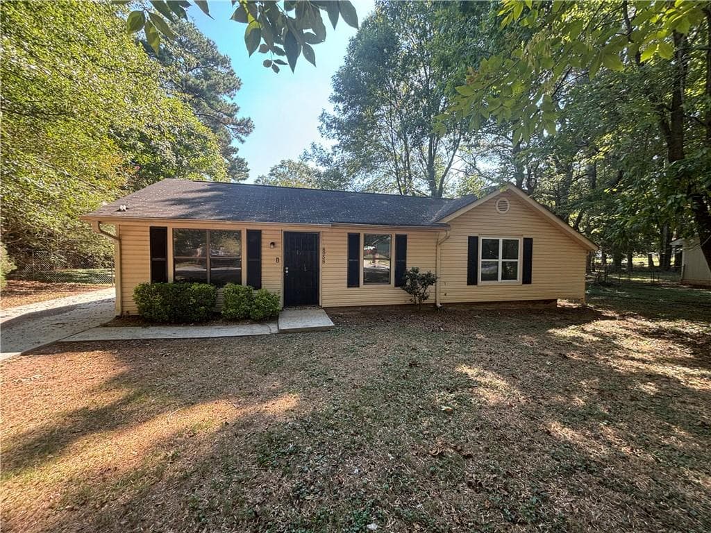 3 bedroom, 2 bathroom, 1,028 sq ft single family residence sold at 8958 Sterling Ridge Lane, Jonesboro, GA 30238