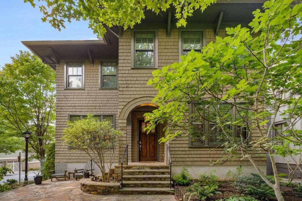 5 bedroom, 4 bathroom, 3,365 sq ft single family residence sold at 489 Hamilton Street, Atlanta, GA 30316