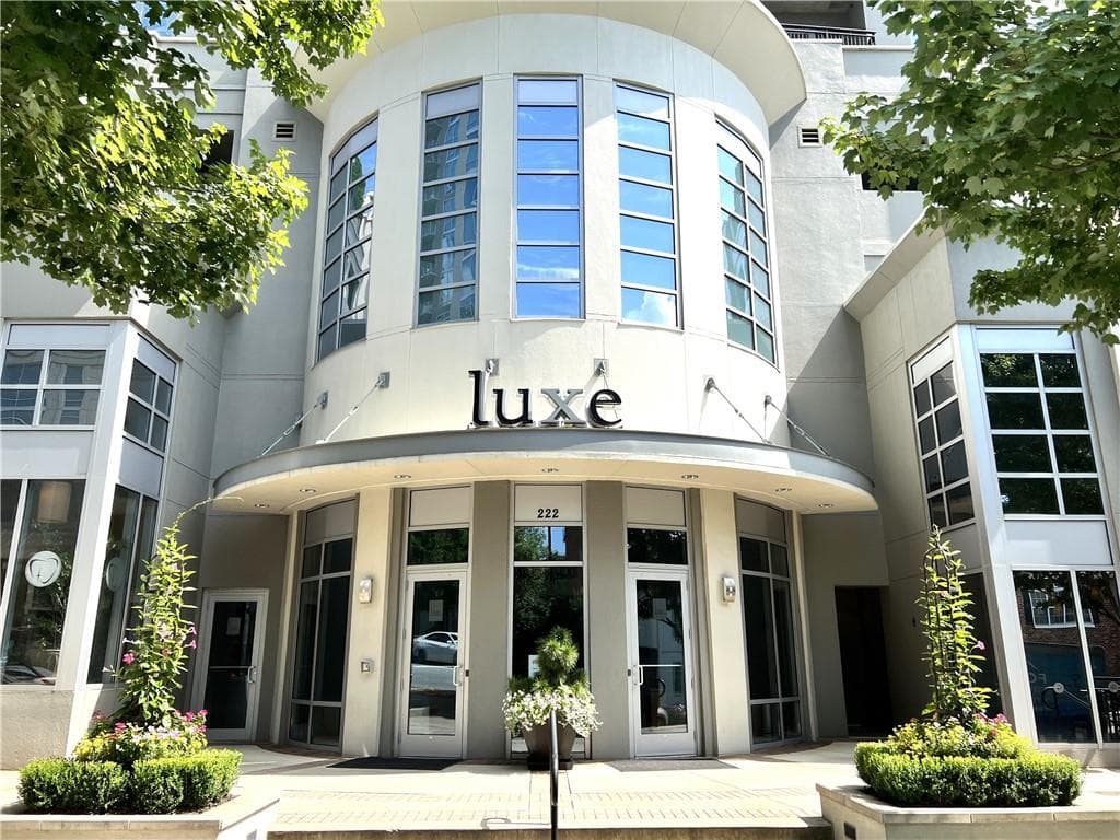 2 bedroom, 3 bathroom condominium sold at 222 12th Street 702, Atlanta, GA 30309