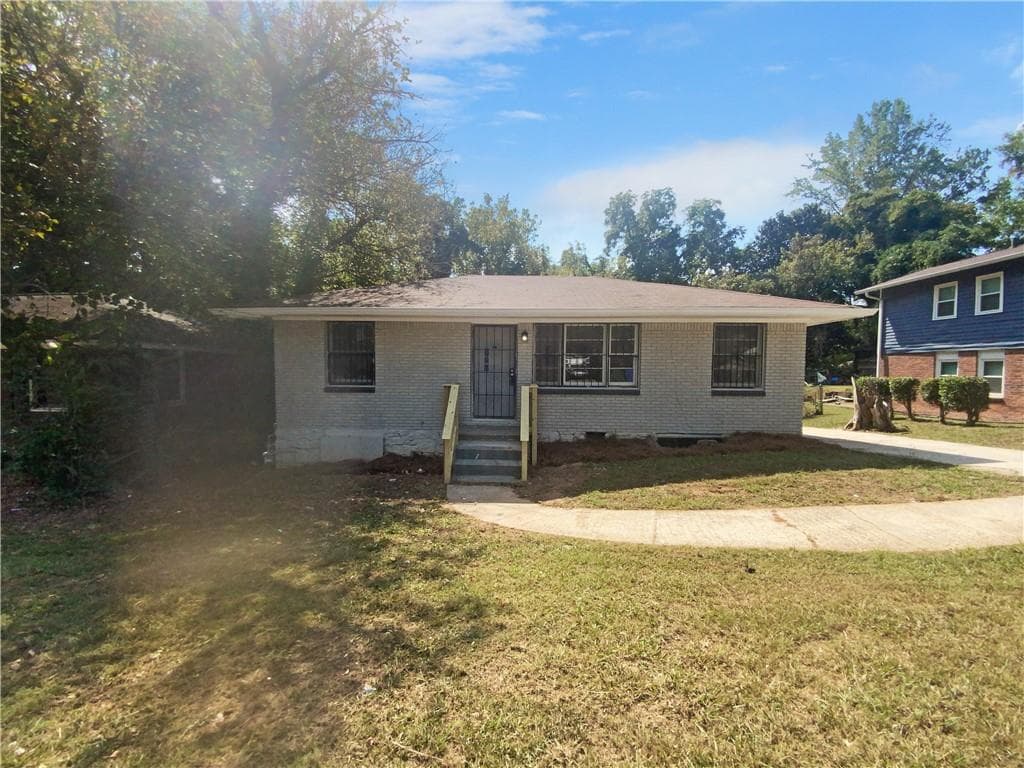2 bedroom, 1 bathroom, 1,850 sq ft single family residence sold at 139 Oak Drive, Atlanta, GA 30354