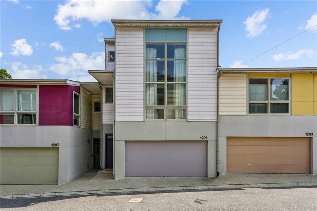 3 bedroom, 4 bathroom, 2,007 sq ft townhouse sold at 1295 Noguchi Mews, Atlanta, GA 30318