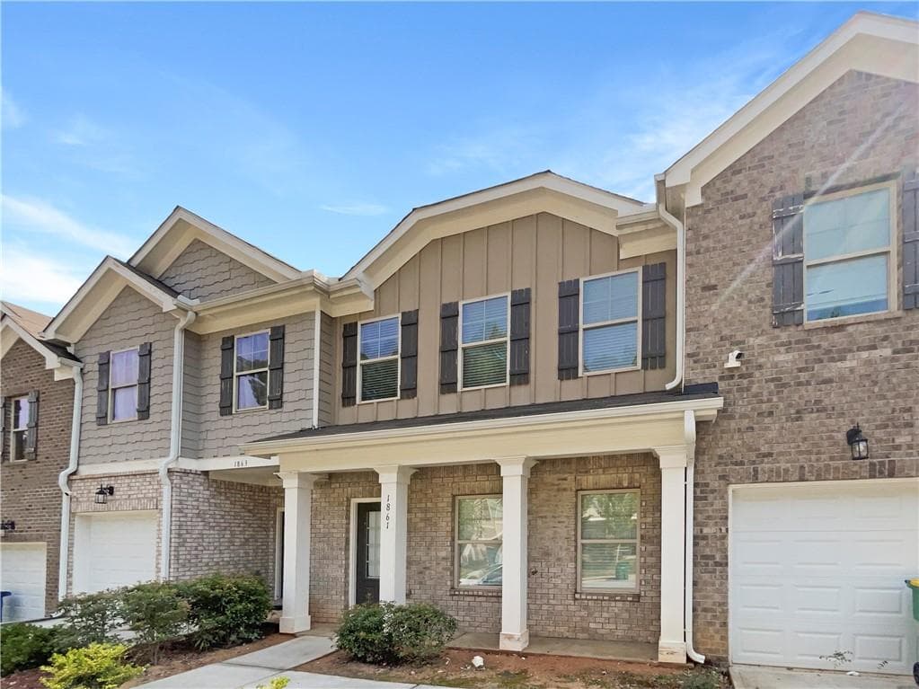 3 bedroom, 3 bathroom townhouse sold at 1861 Old Dogwood, Jonesboro, GA 30238