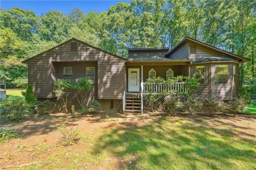 4 bedroom, 3 bathroom, 3,002 sq ft single family residence sold at 1283 Blazing Ridge, Lawrenceville, GA 30046