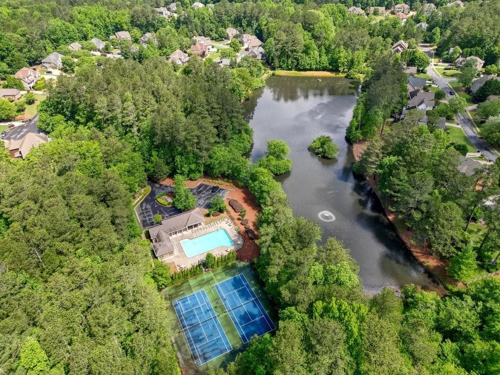 5 bedroom, 5 bathroom, 4,204 sq ft single family residence sold at 2318 Starr Lake Drive, Acworth, GA 30101