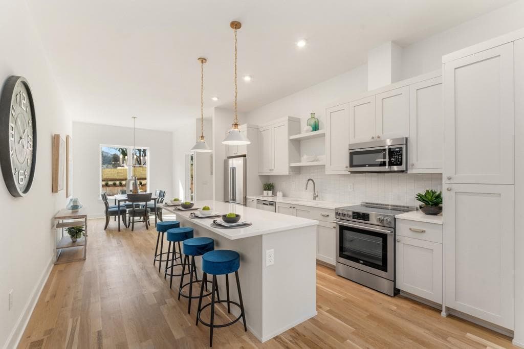 3 bedroom, 3 bathroom, 1,987 sq ft townhouse sold at 183 Moreland Avenue 107, Atlanta, GA 30316