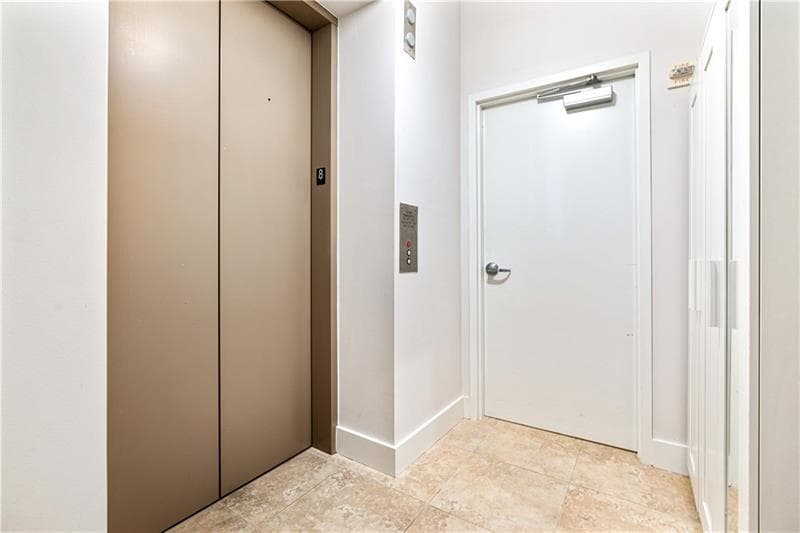 1 bedroom, 1 bathroom, 1,060 sq ft condominium sold at 20 10th Street 802, Atlanta, GA 30309
