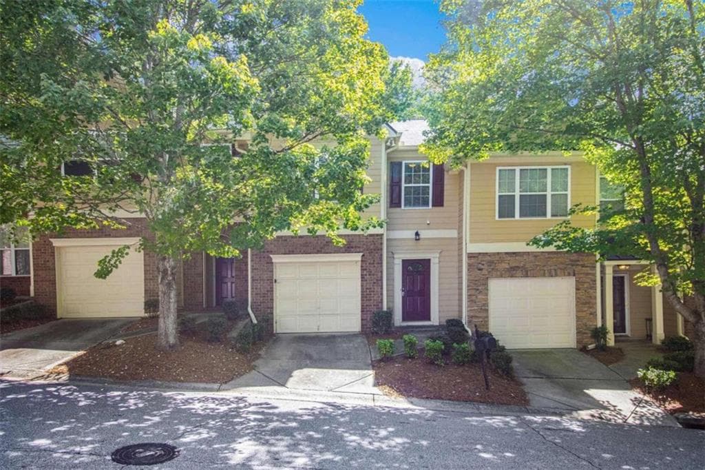 2 bedroom, 3 bathroom townhouse sold at 2836 Ridgeview Drive, Atlanta, GA 30331