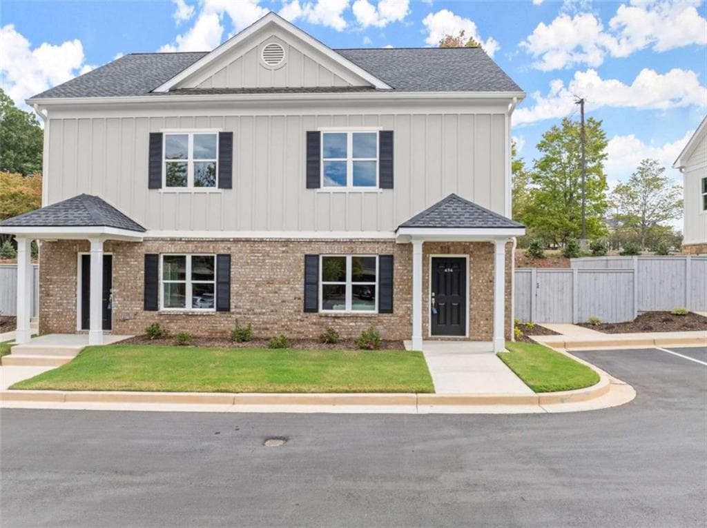 3 bedroom, 3 bathroom townhouse sold at 520 WASHINGTON Street 510, Gainesville, GA 30501