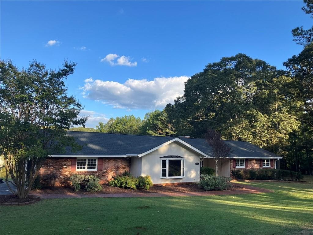 3 bedroom, 3 bathroom, 2,583 sq ft single family residence sold at 1078 Highway 92, Fayetteville, GA 30215