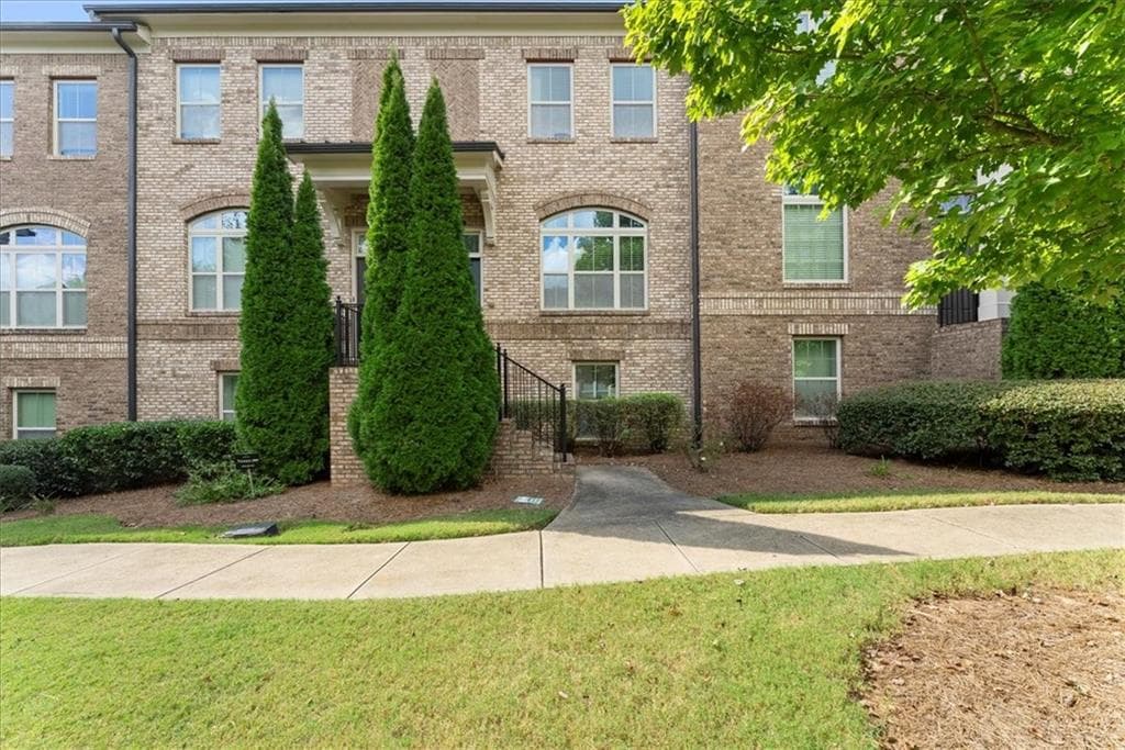 3 bedroom, 4 bathroom, 1,840 sq ft townhouse sold at 7528 Highlands Point, Atlanta, GA 30328
