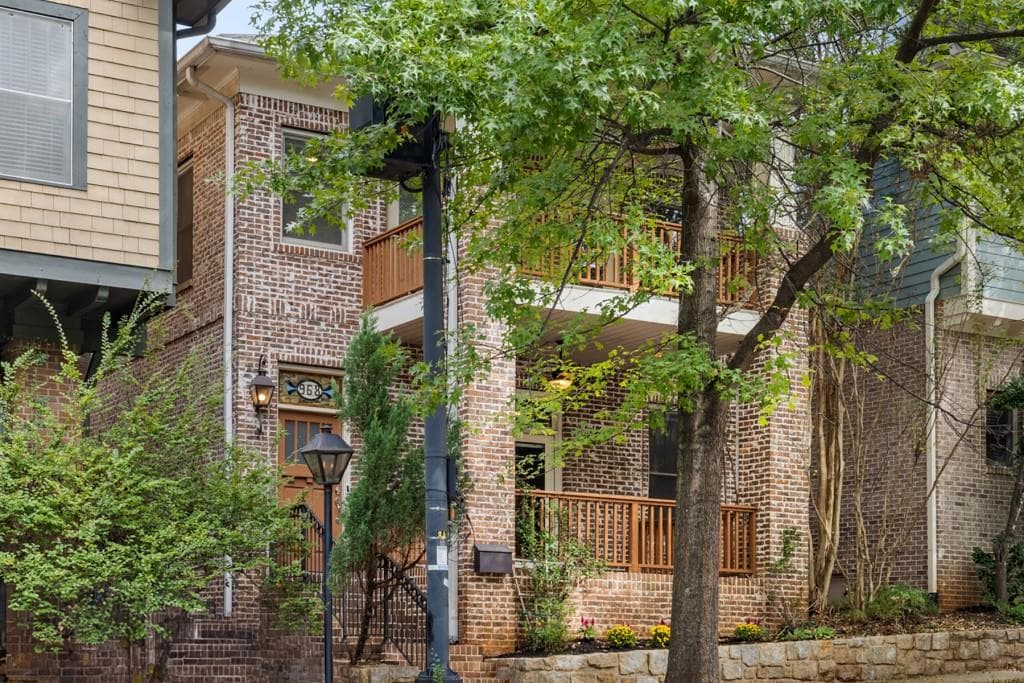 4 bedroom, 4 bathroom, 2,975 sq ft single family residence sold at 968 Glenwood Avenue, Atlanta, GA 30316