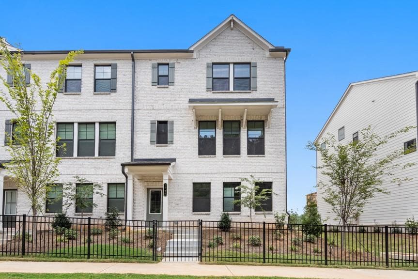 3 bedroom, 4 bathroom townhouse sold at 2727 Harrison Drive, Lawrenceville, GA 30044