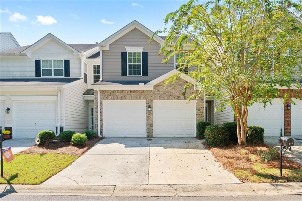 223 CAVENDAR Way 19, Marietta, GA 30066 — most recent listing photo