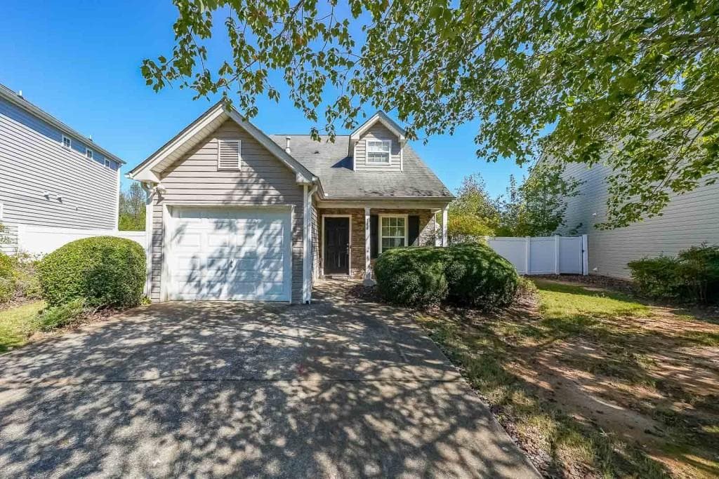 3 bedroom, 3 bathroom single family residence sold at 106 Silver Fox Trail, Dallas, GA 30157