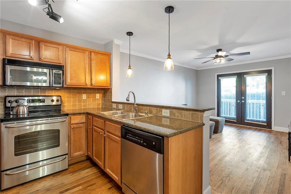 1 bedroom, 1 bathroom, 558 sq ft condominium sold at 48 Peachtree Avenue 414, Atlanta, GA 30305