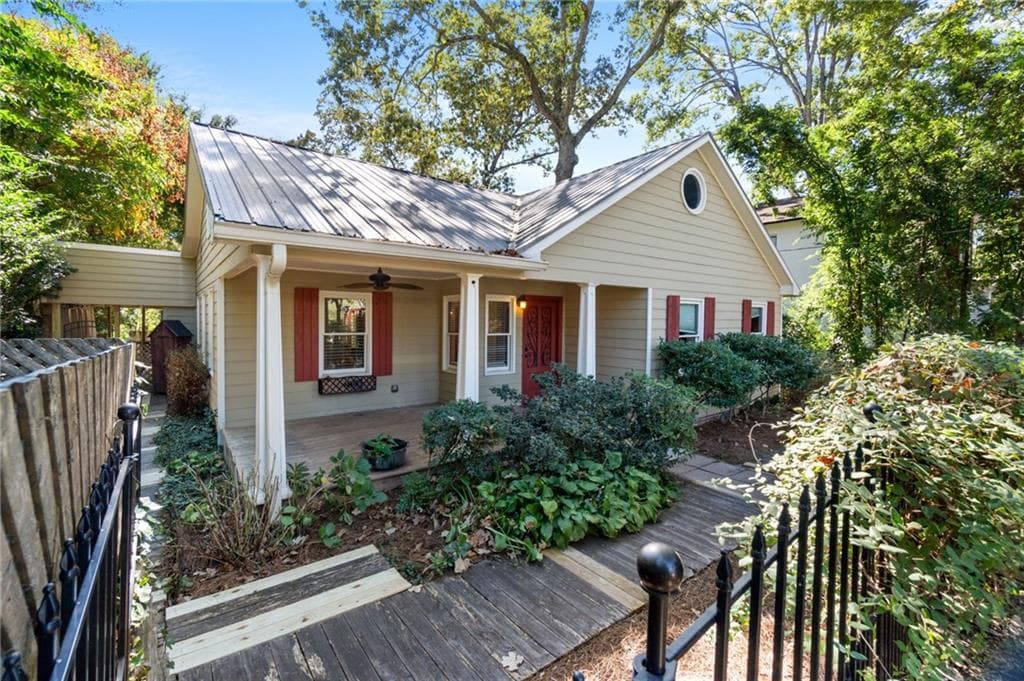 3 bedroom, 3 bathroom, 1,850 sq ft single family residence sold at 3127 Skyland Drive, Atlanta, GA 30341
