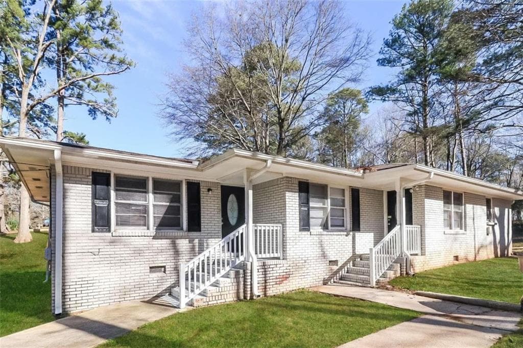 duplex sold at 6447 Piney Circle, Mableton, GA 30126