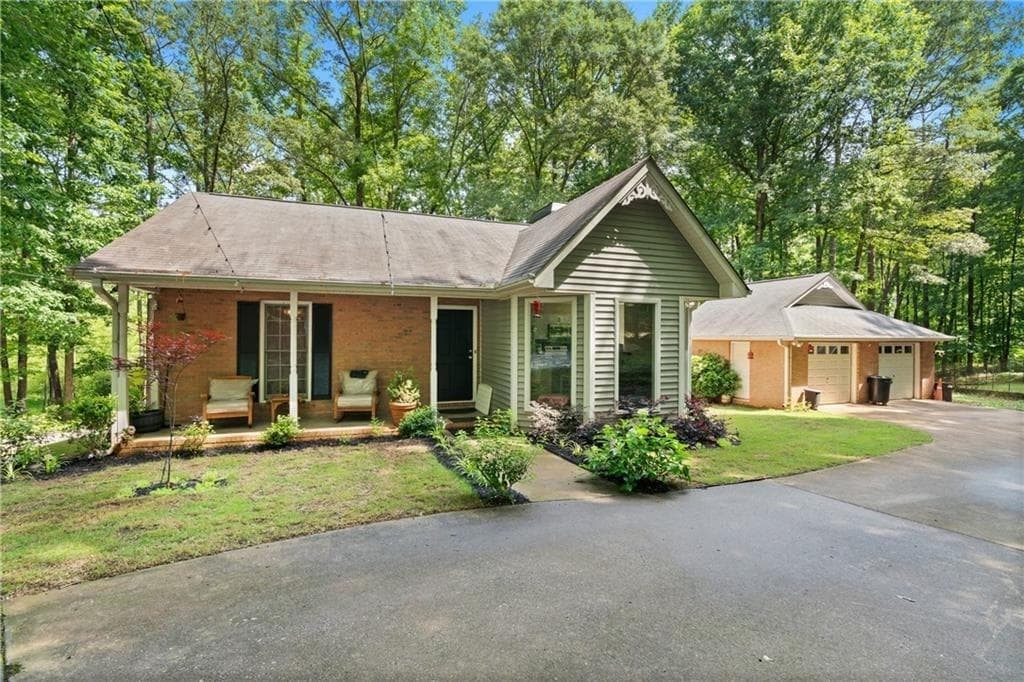 3 bedroom, 2 bathroom single family residence sold at 3336 Henson Lane, Stockbridge, GA 30281
