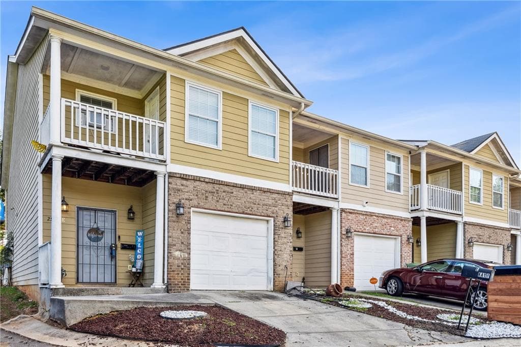 3 bedroom, 3 bathroom townhouse sold at 2996 Jonesboro Road E, Atlanta, GA 30354