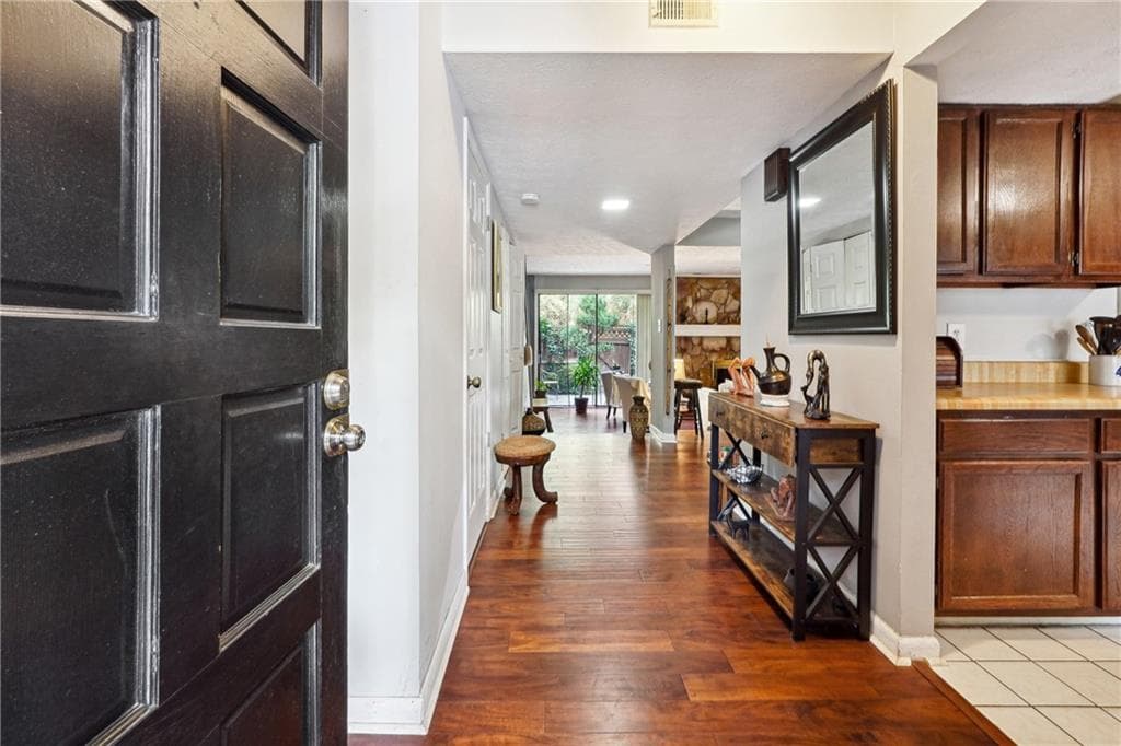 3 bedroom, 3 bathroom, 1,831 sq ft townhouse sold at 82 Goldrush Circle, Atlanta, GA 30328