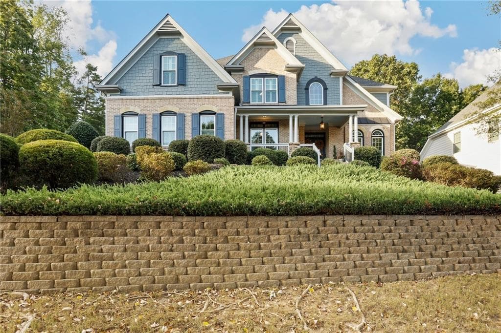 6 bedroom, 6 bathroom, 4,635 sq ft single family residence sold at 732 Crescent Circle, Canton, GA 30115