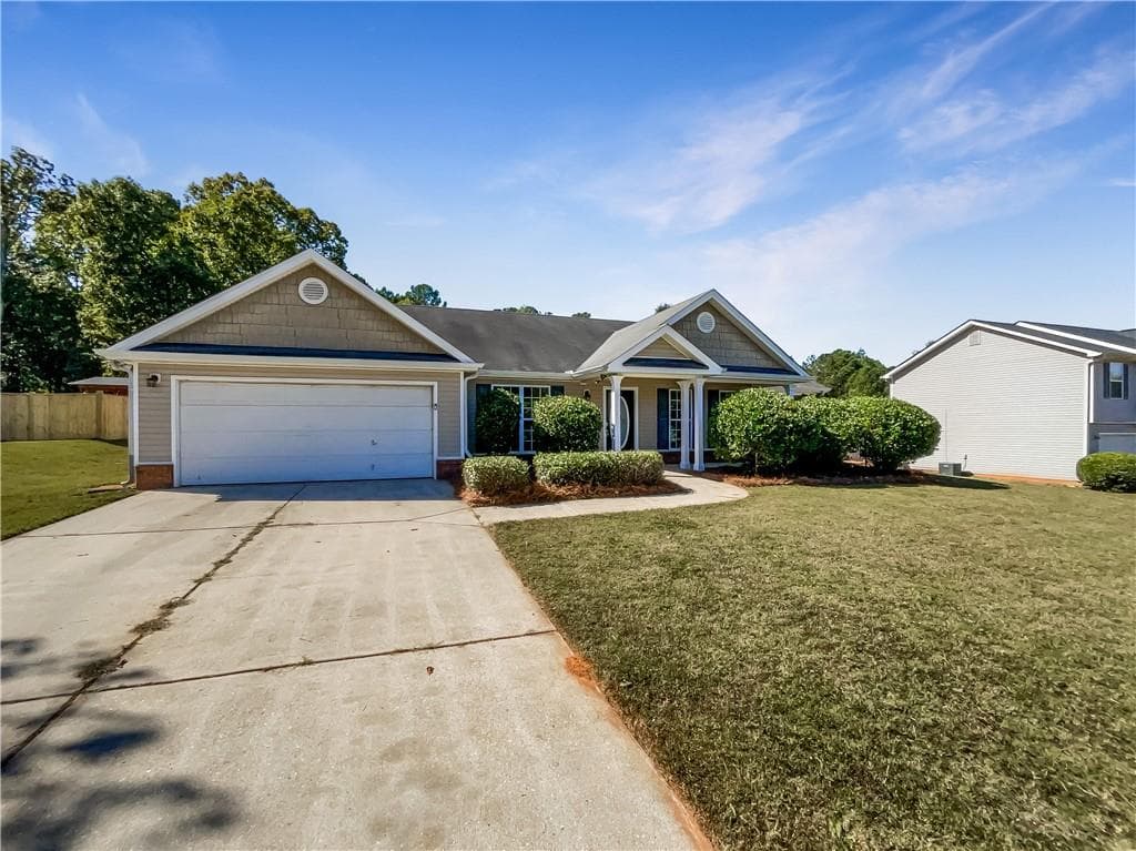 2 bedroom, 3 bathroom single family residence sold at 828 Brandon Drive, Winder, GA 30680